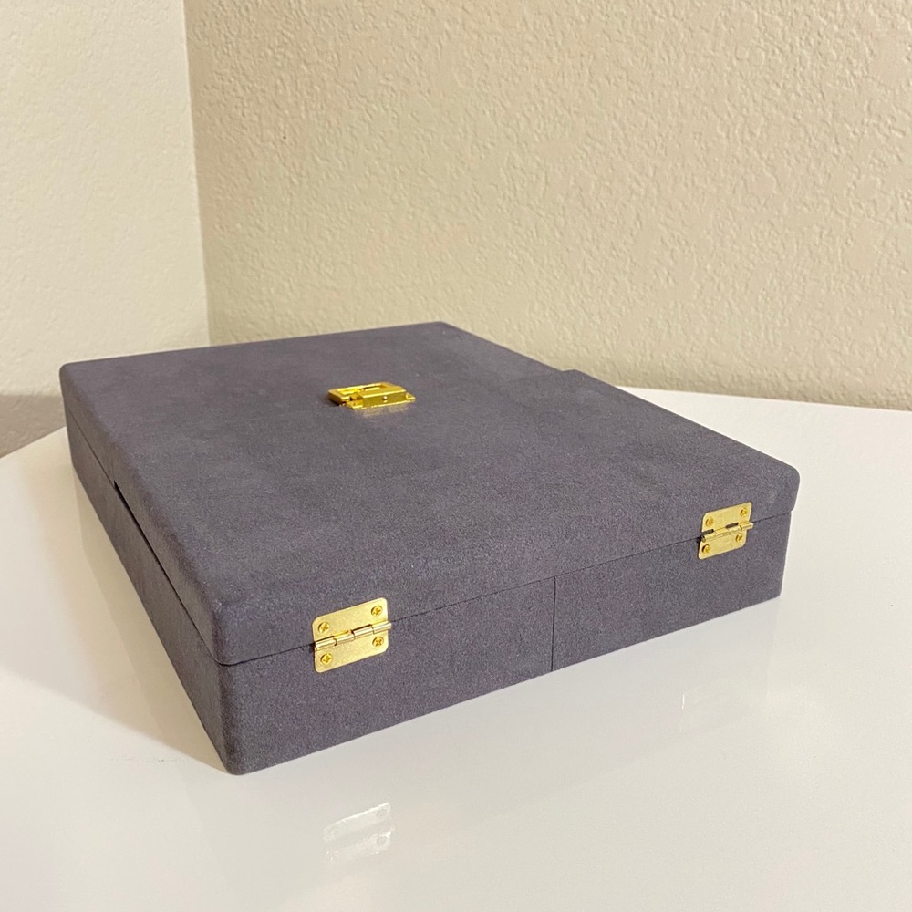 Velvet Jewelry box